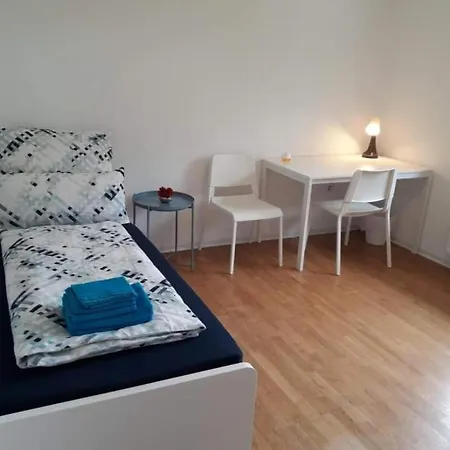 Zfn Boardinghouse - Zimmer Frei Neumarkt *
